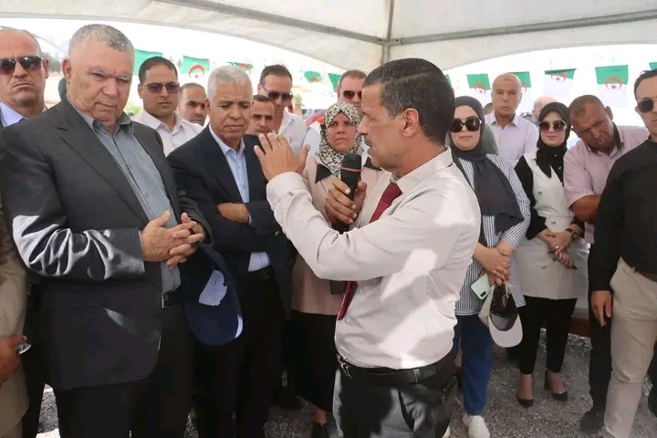 الموقع