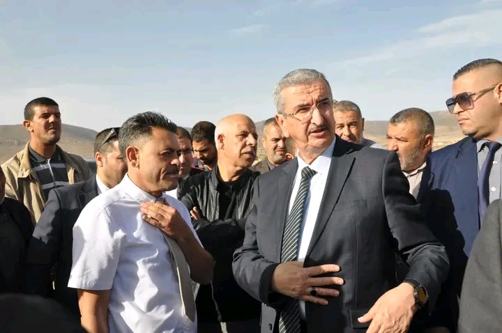 الموقع