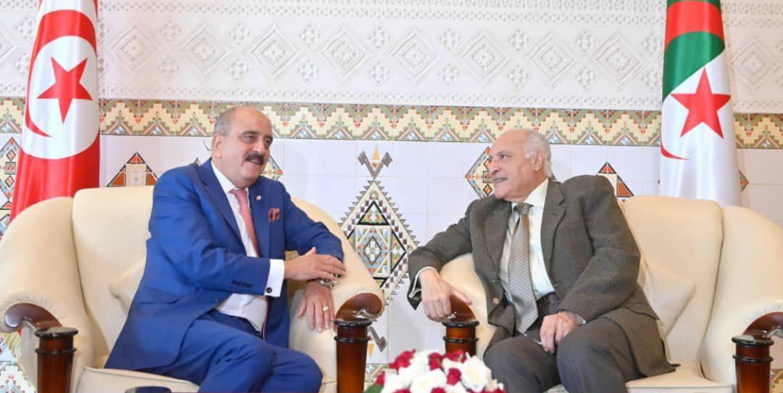 الموقع